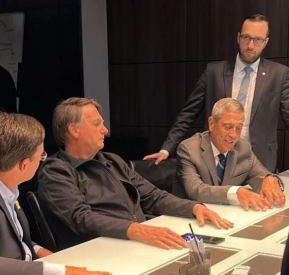 Filipe Barros participar de reunião de planejamento com o ex-presidente Jair Bolsonaro (PL)