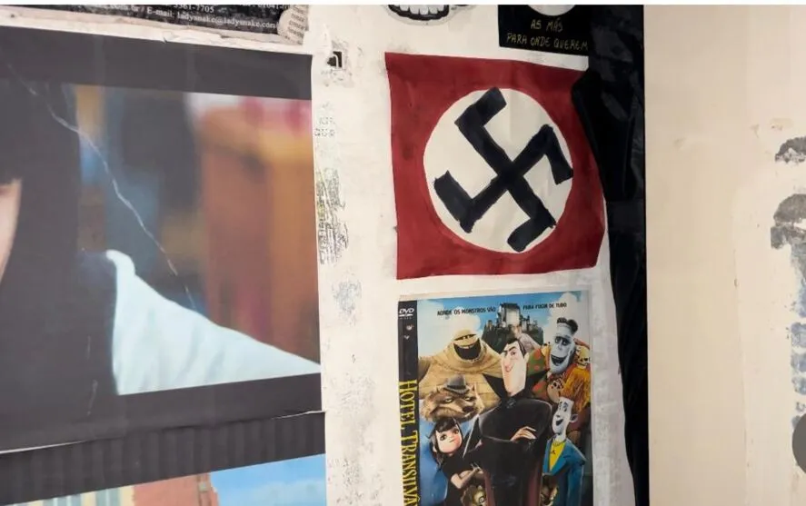 Homem mantinha uma suástica nazista na parede