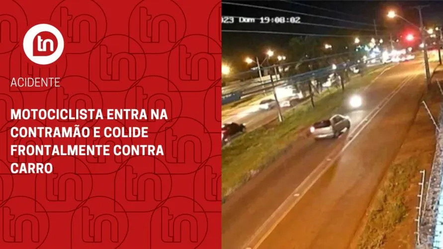 Motociclista entra na contramão e colide frontalmente contra carro