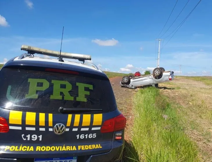 PRF apreendeu a droga após o capotamento