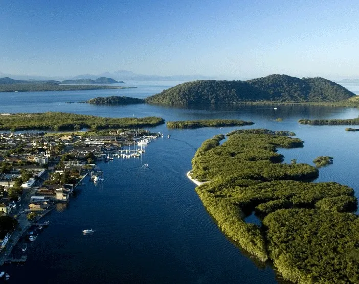 Um dos corpos foi encontrado por turistas na Baía de Paranaguá