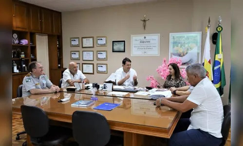 Rede Municipal recebe proposta de implantação de escola cívico-militar