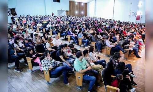 Escola de Pais discute influência da tecnologia na educação dos filhos