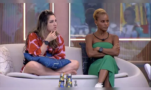 Amanda faz alerta sobre alvos do paredão: 