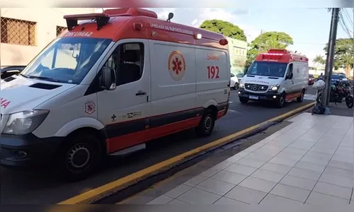 Mulher fica ferida após ser atropelada por moto em Arapongas