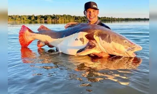 Recorde mundial: goiano fisga pirarara com mais de 70 quilos