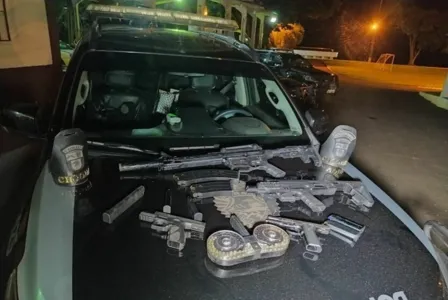 Armas apreendidas após confronto