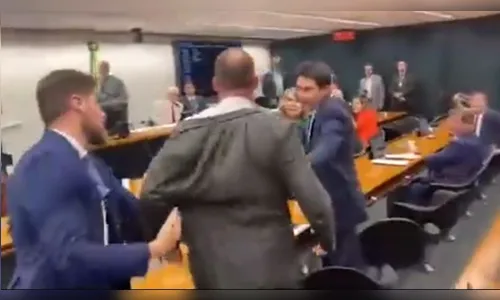 Eduardo Bolsonaro ameaça deputado do PT: 