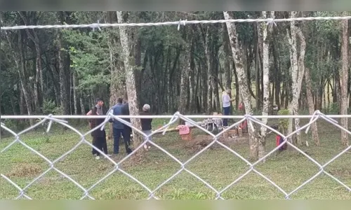 Pai pula em poço de 10 metros para salvar a filha de 3 anos