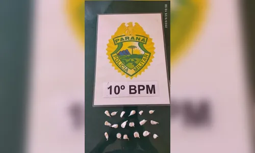 Jovem é preso com pedras de crack após furtar chocolate em mercearia