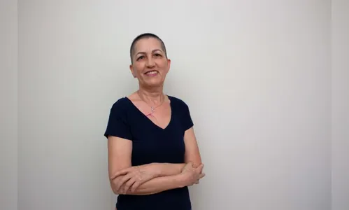 Professora do Estado enfrenta câncer de mama e dá aula de coragem