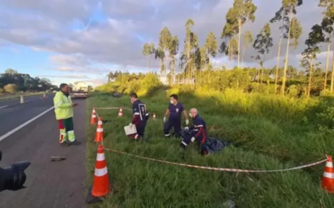 Equipes de socorro, agentes do setor de Criminalística e do Instituto Médico Legal (IML) também prestaram atendimento no local