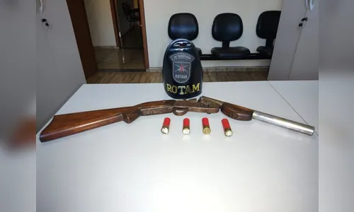 Arma e drogas são apreendidas pela PM em Mauá da Serra; homem é preso