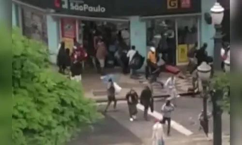 Farmácia no centro de SP é saqueada por usuários da Cracolândia; vídeo