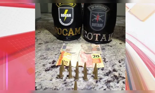 Homem de 21 anos é preso com cocaína na Vila Reis