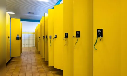 Funcionário de clube no PR é suspeito de filmar meninas em vestiário