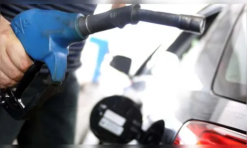 Mulher chama a PM após ser ameaçada e agredida por frentista