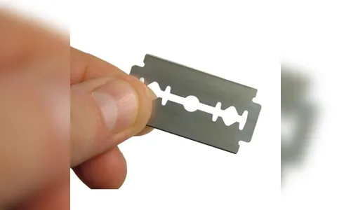 Aluno ameaça colega com lâmina de barbear em colégio de Lunardelli