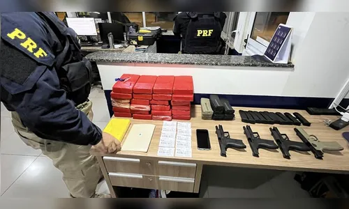 Moradora de Londrina é presa pela PRF por transportar armas e cocaína