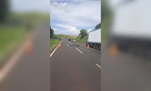 Morador de Apucarana morre após acidente entre moto e caminhão