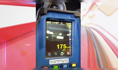 Polícia Rodoviária flagra carro a 175 km/h em rodovia do Paraná
