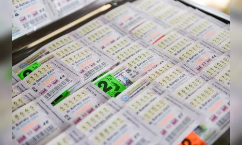 Mulher ganha R$ 1,9 milhão na loteria e troca marido pelo amante