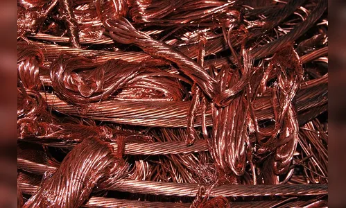 Furto de cabos de energia deixa morador sem luz, em Apucarana