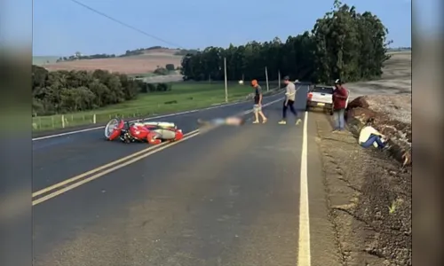 Motociclista fica em estado grave após acidente com caminhão