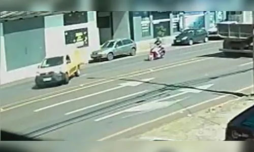 Conversão na Avenida Minas Gerais acaba em acidente; veja