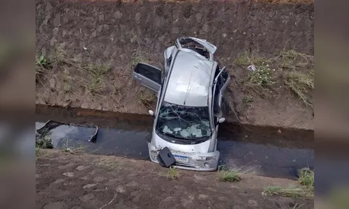 Vídeo: morre motorista de 22 anos que caiu de viaduto em Londrina