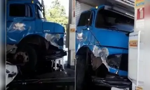 Caminhão invade posto de combustíveis e quase atinge frentista no PR