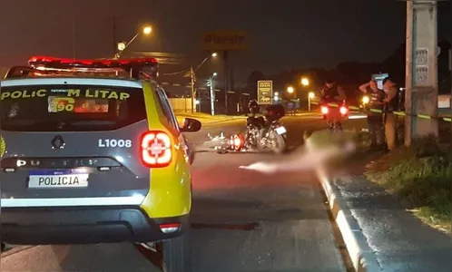 Criminosos armados abordam motociclista e acabam sendo surpreendidos