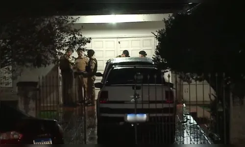 Homens encapuzados invadem casa e matam jovem na frente do pai