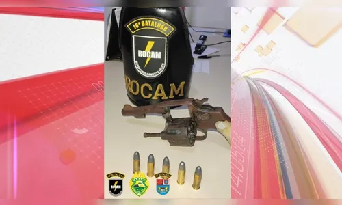 Casal é flagrado com arma no centro de Apucarana; homem é preso