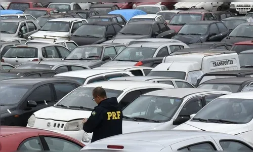 PRF realiza leilão de veículos recolhidos no norte do PR; saiba mais