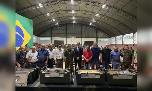 Prefeito Junior da Femac prestigia evento do “Dia do Exército”