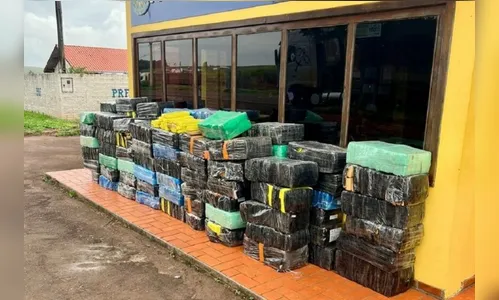 Motorista drogado é detido com quase 2 toneladas de maconha