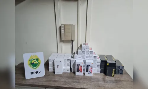 Mulher é flagrada com 39 smartphones contrabandeados, em Arapongas
