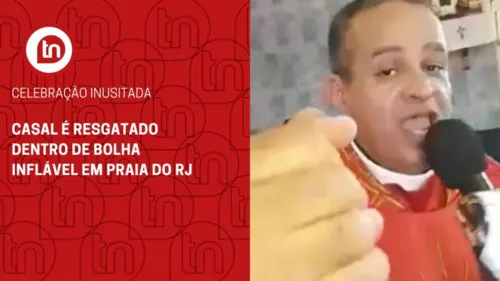 Padre viraliza após cantar samba do Grupo Revelação durante missa