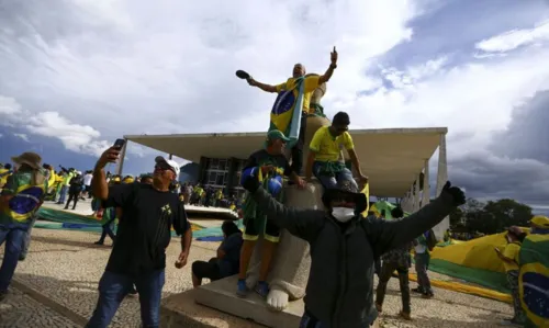 Praça dos Três Poderes foi invadida em 8 de janeiro