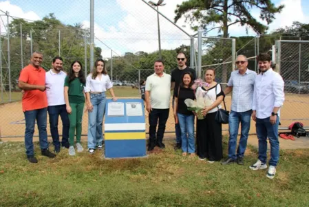 Quadra de Areia Cláudia Alves da Silva Resende foi entregue