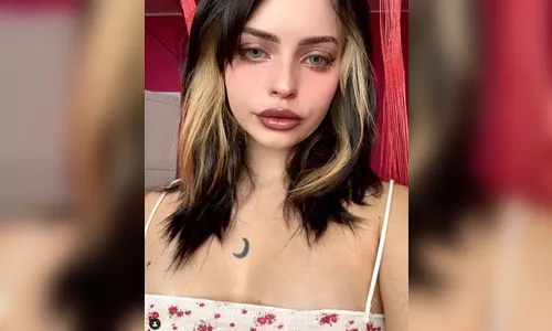 Influenciadora revela que cortou a própria língua para beijar melhor