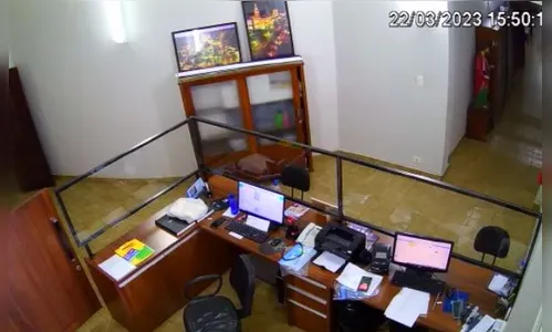 Secretaria da Catedral de Apucarana é furtada; veja a ação do ladrão