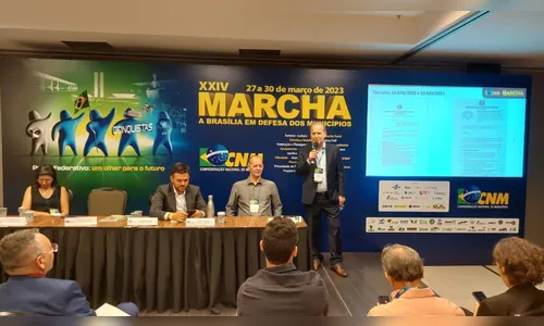 Prefeito de Ivaiporã apresenta projeto na Marcha a Brasília