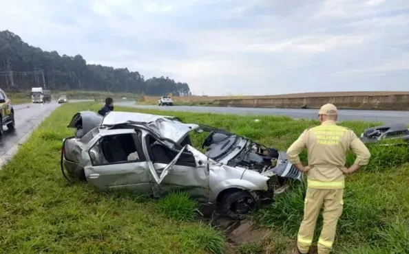 Acidente aconteceu na manhã desta segunda-feira (8), na Rodovia do Café