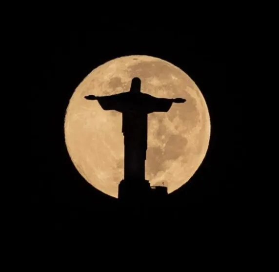 As luzes do Cristo Redentor foram apagadas