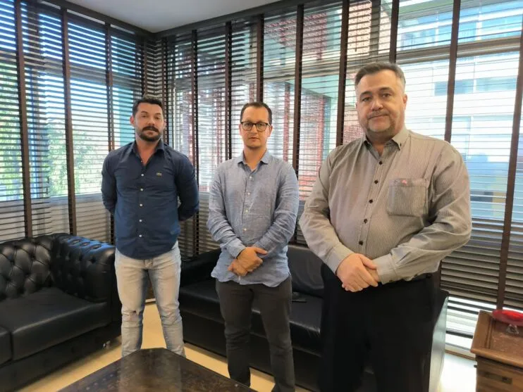 Beto Preto, secretário de Saúde; diretor e vice-diretor do Cerávolo;