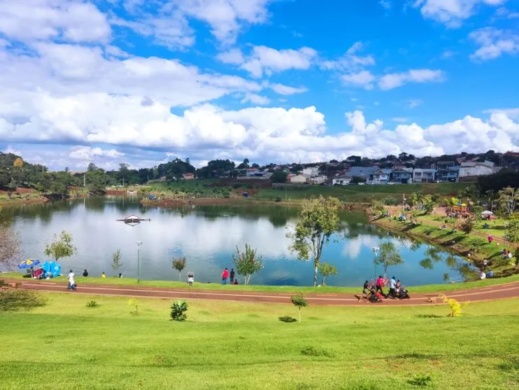 Lago Municipal Ângelo Santini, em Jardim Alegre