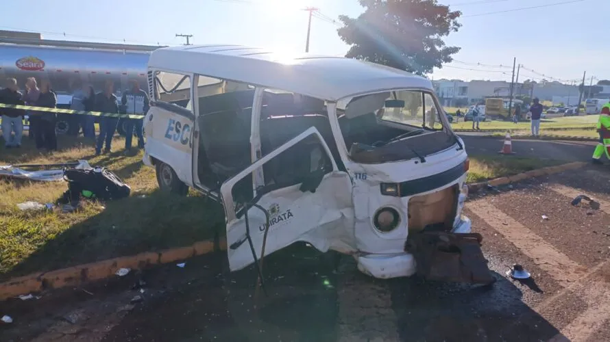 O transporte escolar ficou destruído