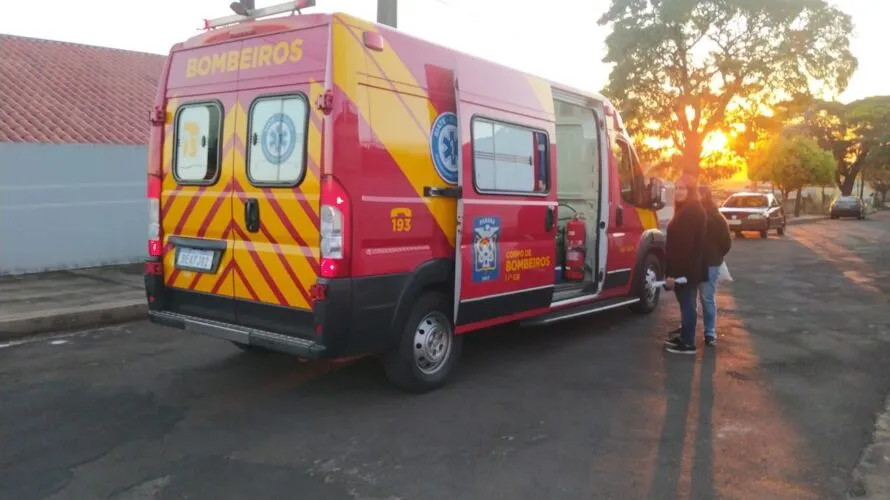 Siate do Corpo de Bombeiros em atendimento à vítima